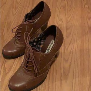 Brown Vintage Heels 👠